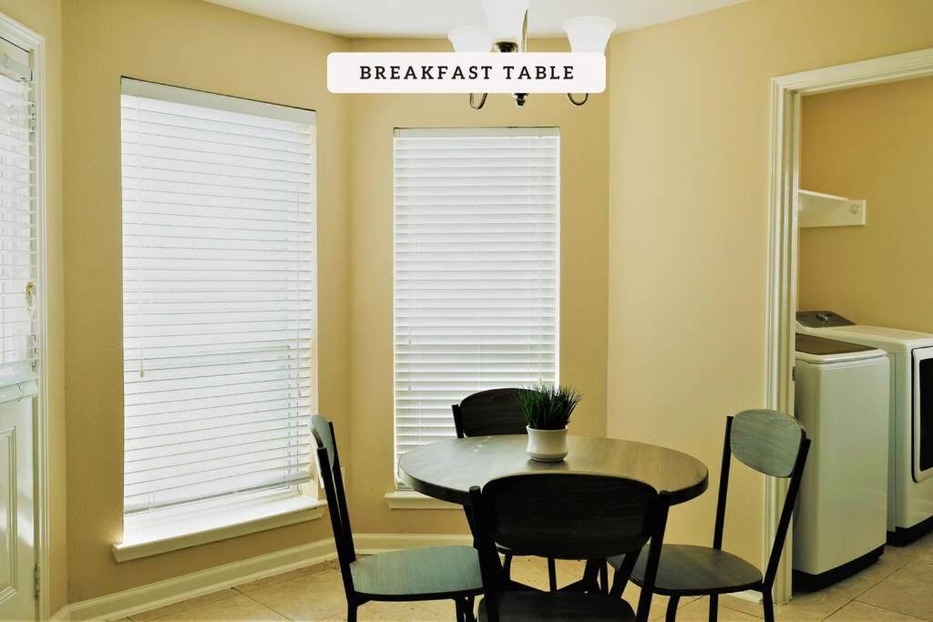 הוילה סטאפורד Exceptional, 5 Beds, Near Downtown - Bold Ruler מראה חיצוני תמונה